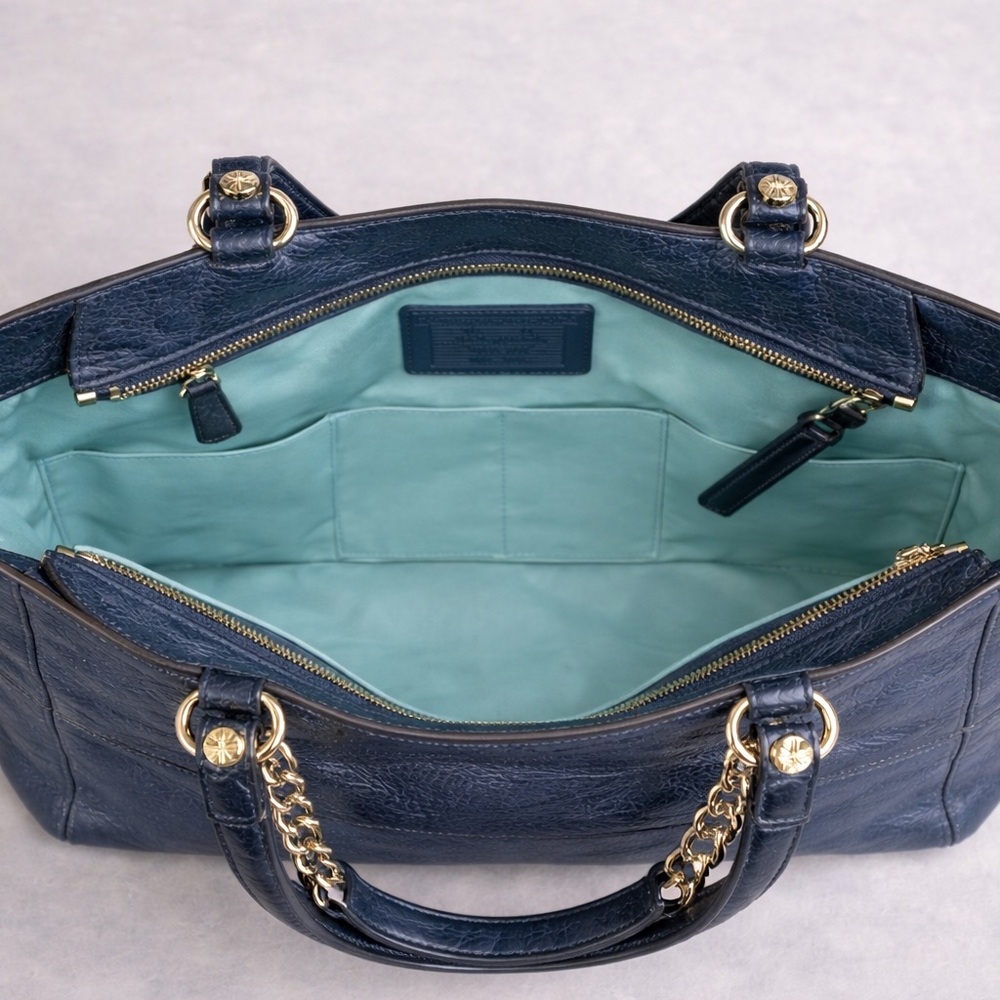 Authentic Coach Blue Leather Tote w/ Chain Straps Classic Everyday Bag - Picture 7 of 8